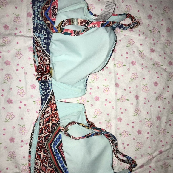 Bikini - Picture 7 of 7